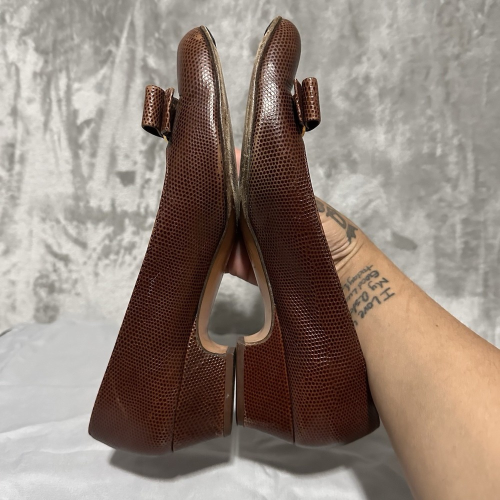 Salvatore Ferragamo Brown Leather Vara Lillaz Bow Pumps Heel Shoes Womens 9.5 A4 - Picture 12 of 14